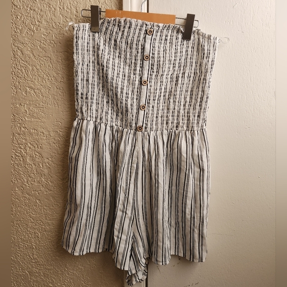 NWT- Garage Stripe Romper - Picture 1 of 7